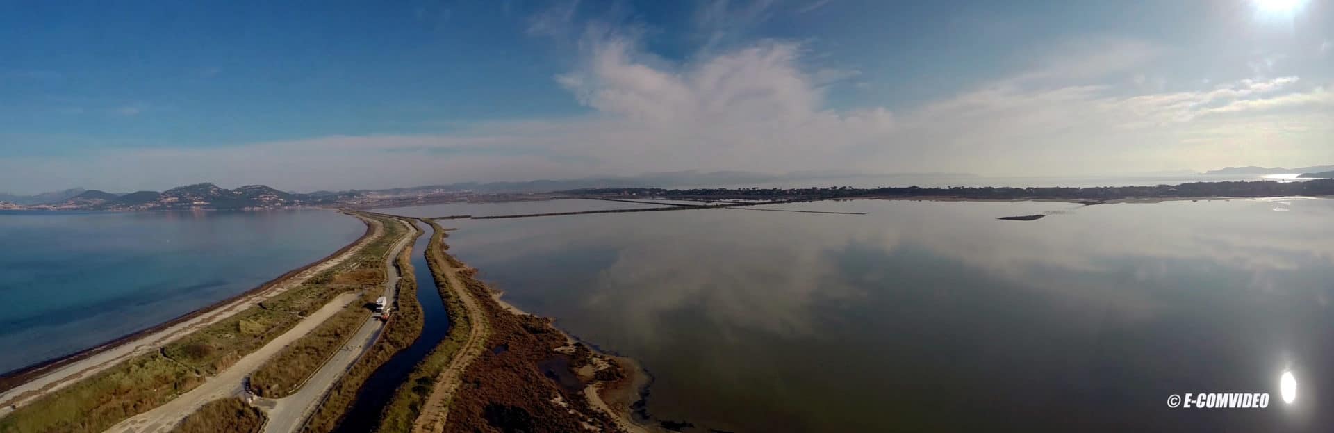 Vue drone panoramique route du sel et de l'almanare à Hyères