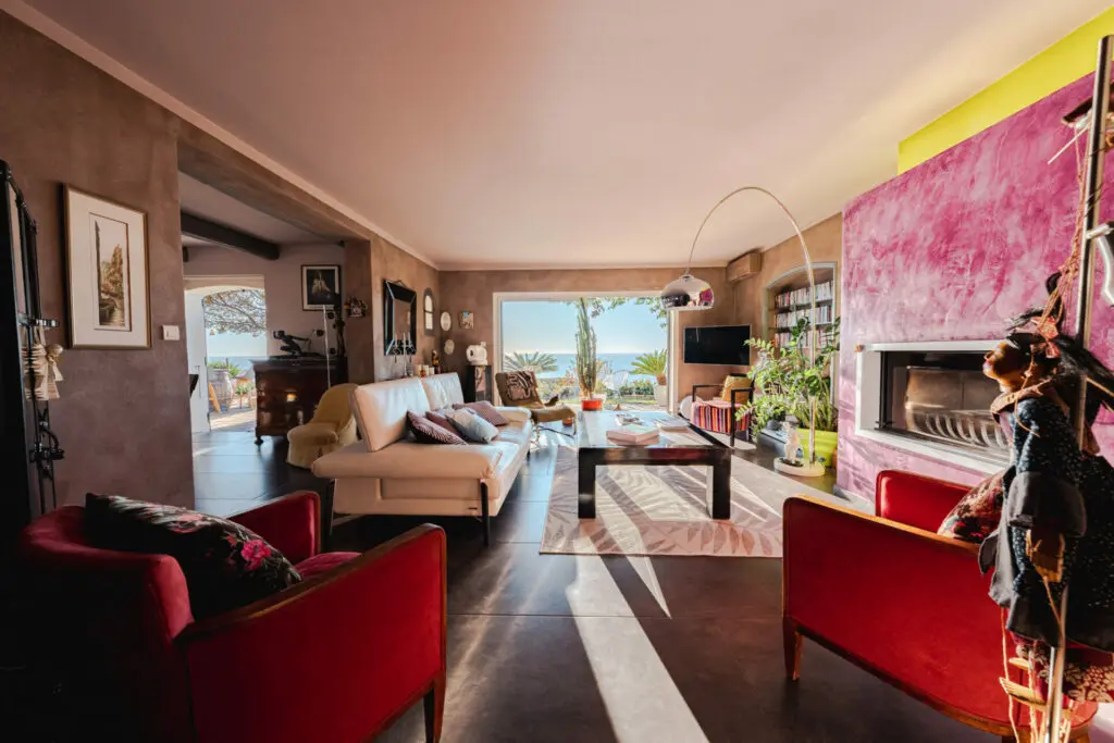 salon avec vue sur mer